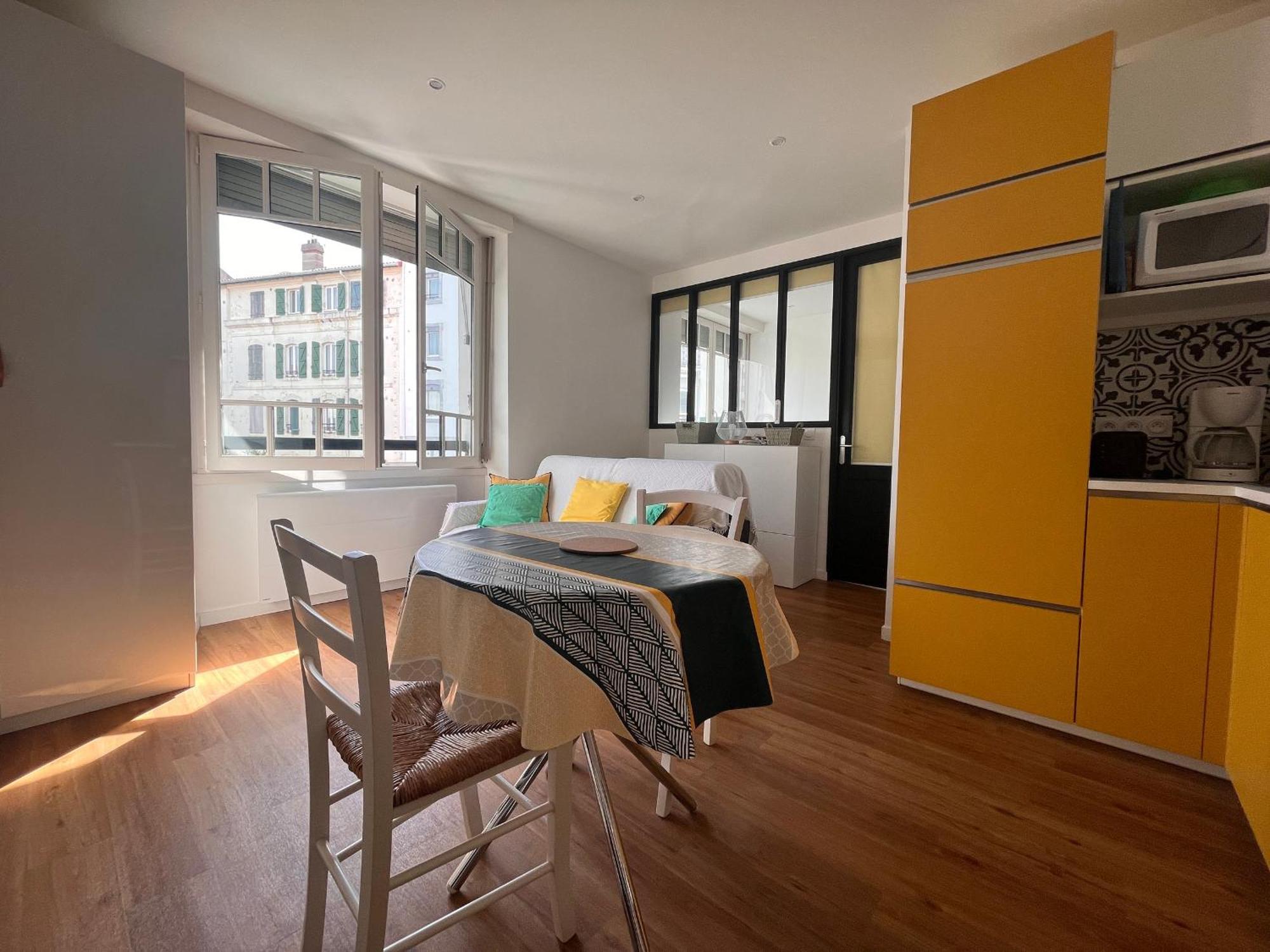 Appartement Lumineux 1 Chambre Au Coeur De Saint-Jean-De-Luz, Proche Plage Et Halles - Fr-1-239-890 المظهر الخارجي الصورة