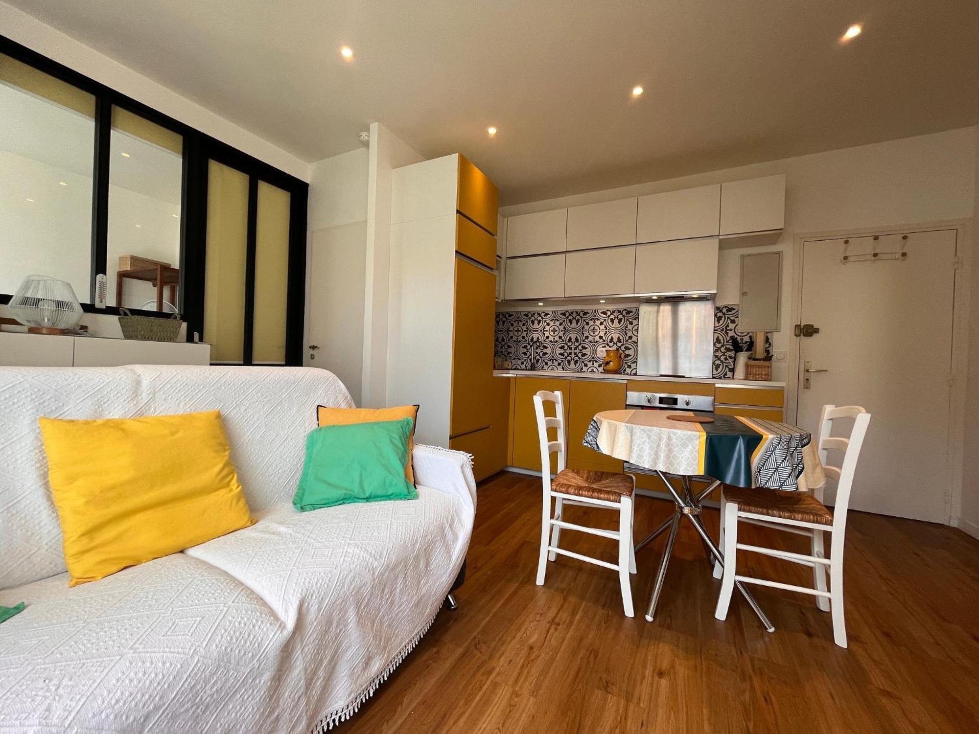 Appartement Lumineux 1 Chambre Au Coeur De Saint-Jean-De-Luz, Proche Plage Et Halles - Fr-1-239-890 المظهر الخارجي الصورة